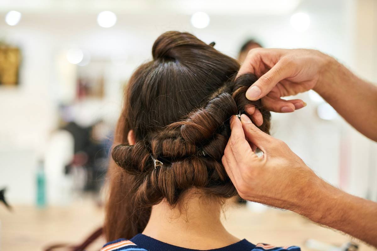 Easy Application Hair Pins: Your Secret Weapon for Flawless, Frizz-Free Updos in Under 60 Seconds