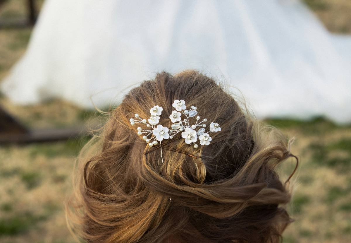 Why Your Bridal Hair Pins Keep Slipping Out—And How to Fix It Forever